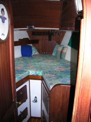 124 Interior V-bunk  H.jpg