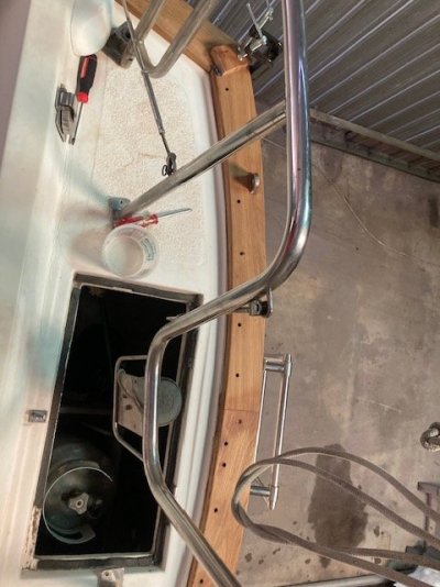 Morgan 382 stern cap rail.jpg